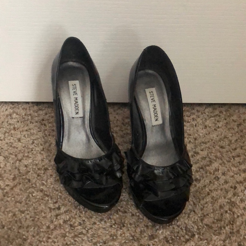 Shoe - Picture 2 of 5